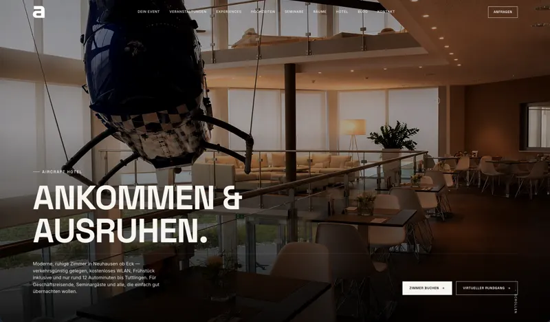 Seite „Hotel“ von aircraft events & Hotel mit Hero „Ankommen & Ausruhen“ und Hubschrauber in der Lobby