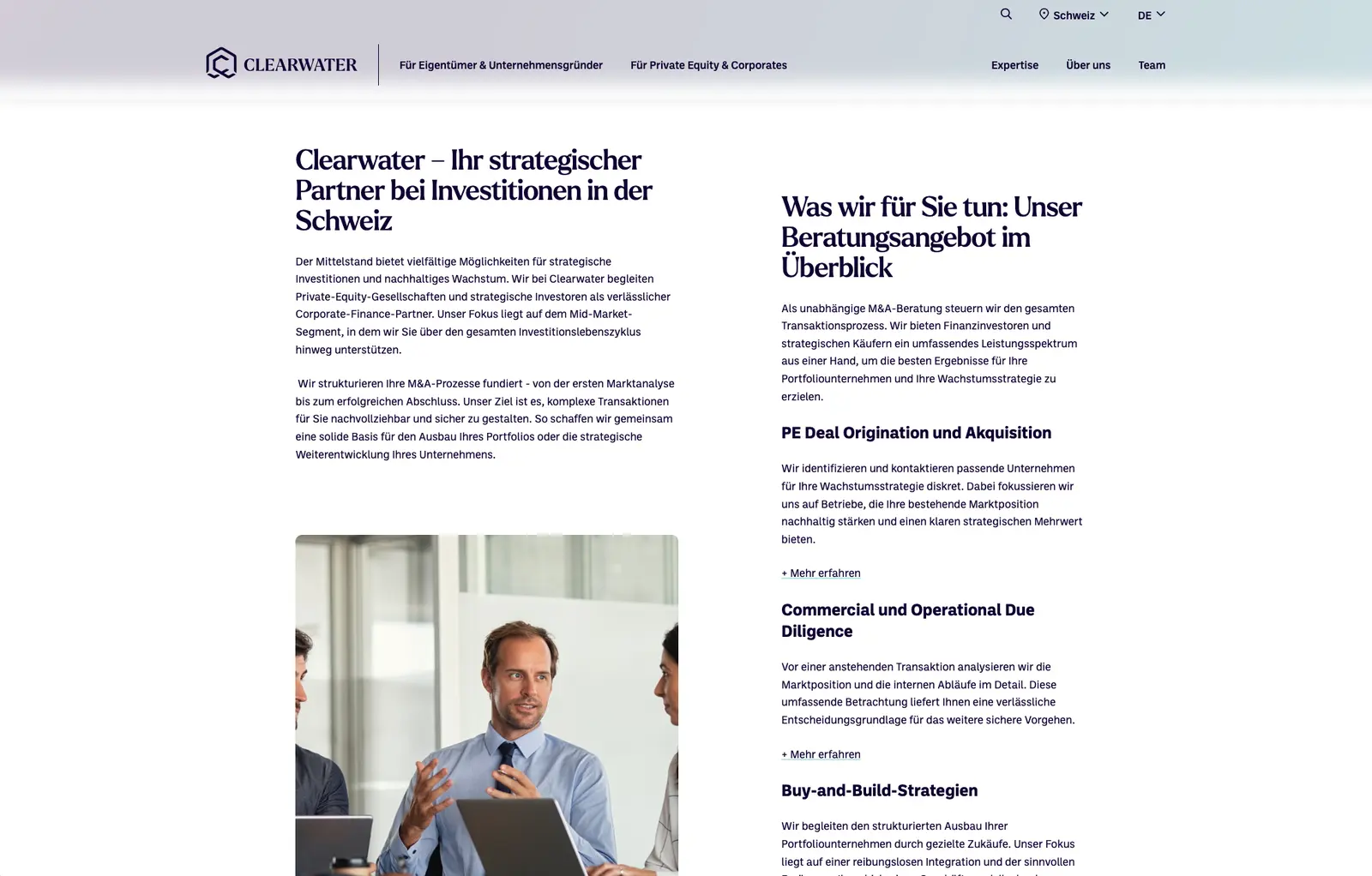 Beratungsangebot für Private Equity mit Foto eines Beratungsgesprächs